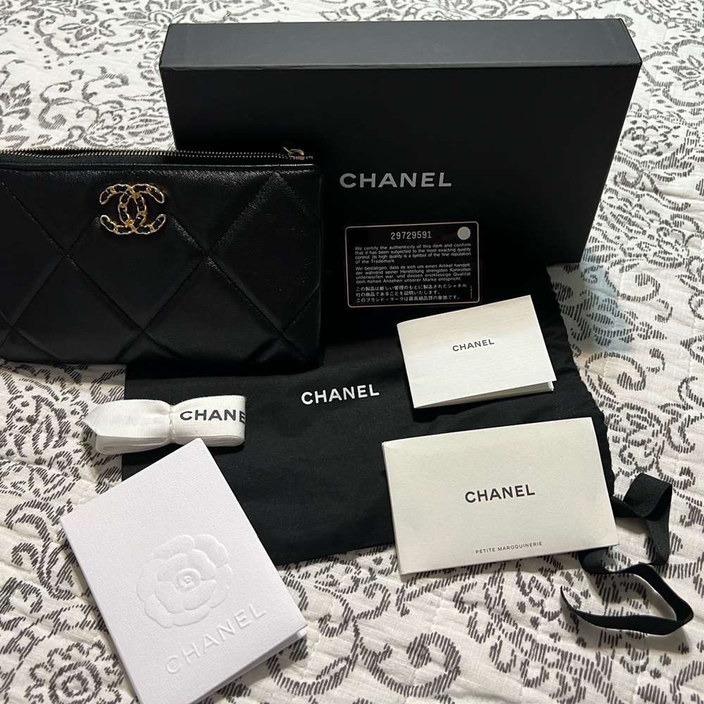 Sold——Chanel 19 pouch